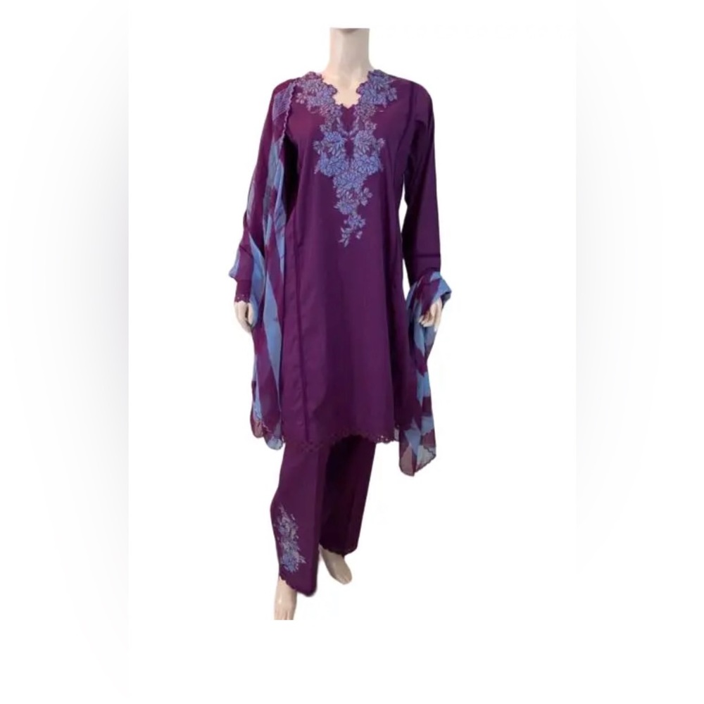 Pakistani/Indian Shalwar Kameez stitched (3PC)   (Lawn)  HC013